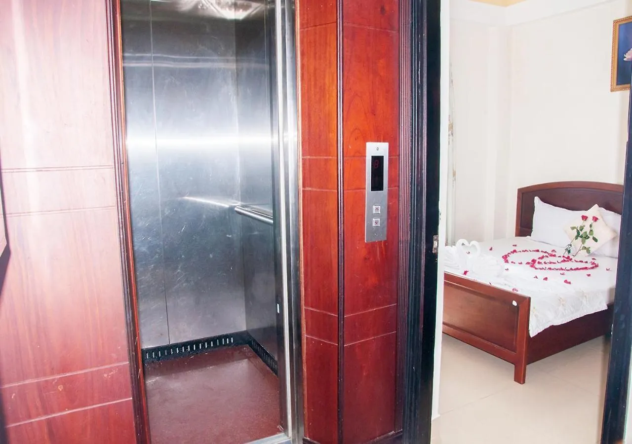 Queen 7 Hotel Нячанг